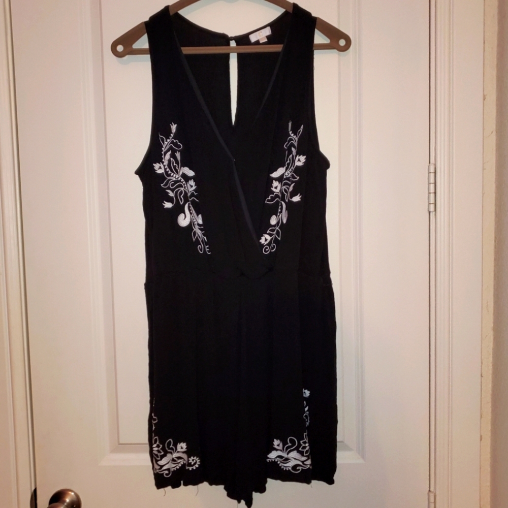 Charming Charlie, 1X, Black/white embroidered romper, lined shorts